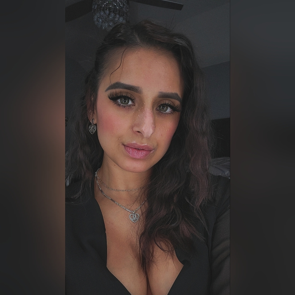 Meet your Posher, Mrs. Guia